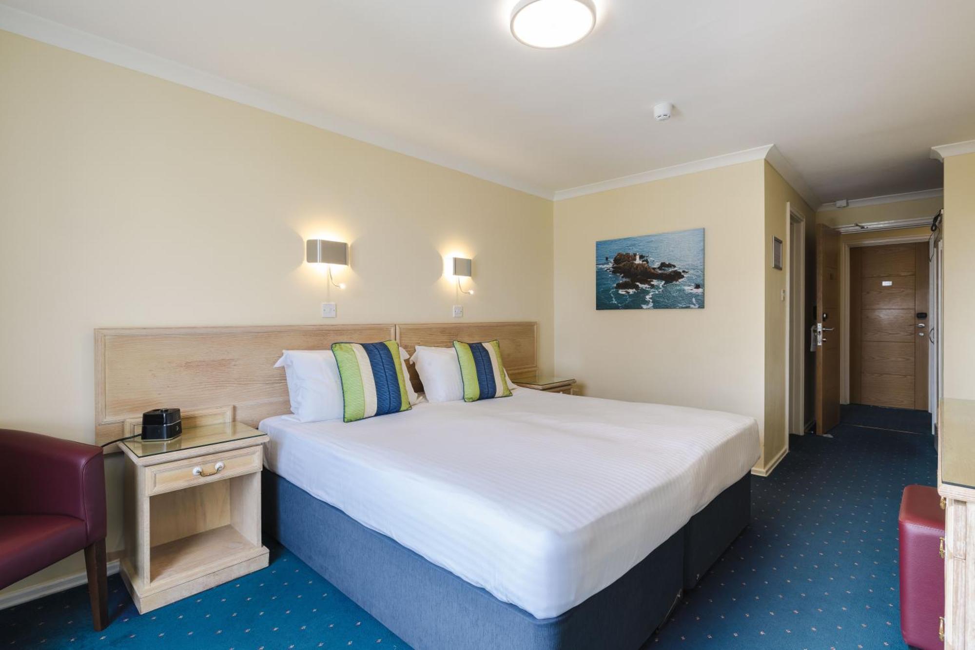 Beausite Hotel Grouville Esterno foto